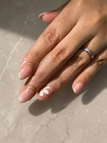 Femiz custom nail set with glossy finish